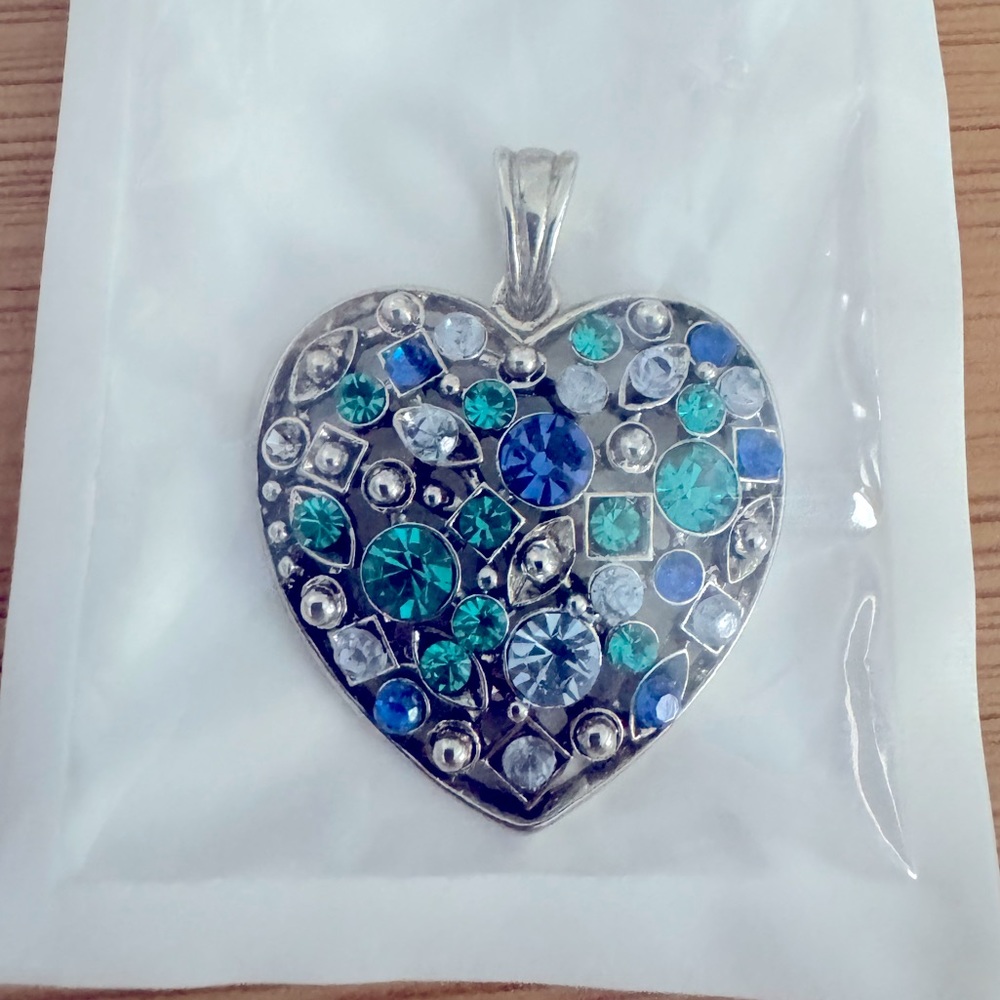 Rhinestone heart pendant + free earrings to match